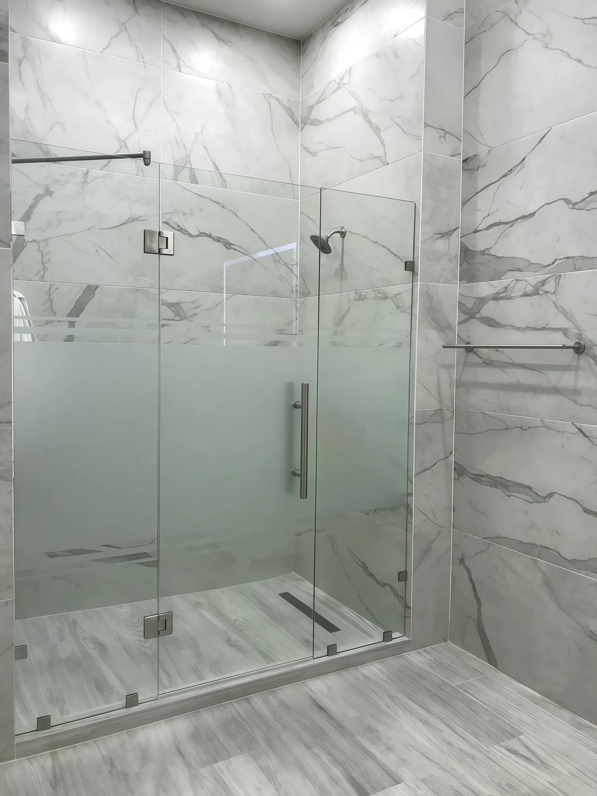 bathroom-door-handle_scene_bathroom_n_026.jpg