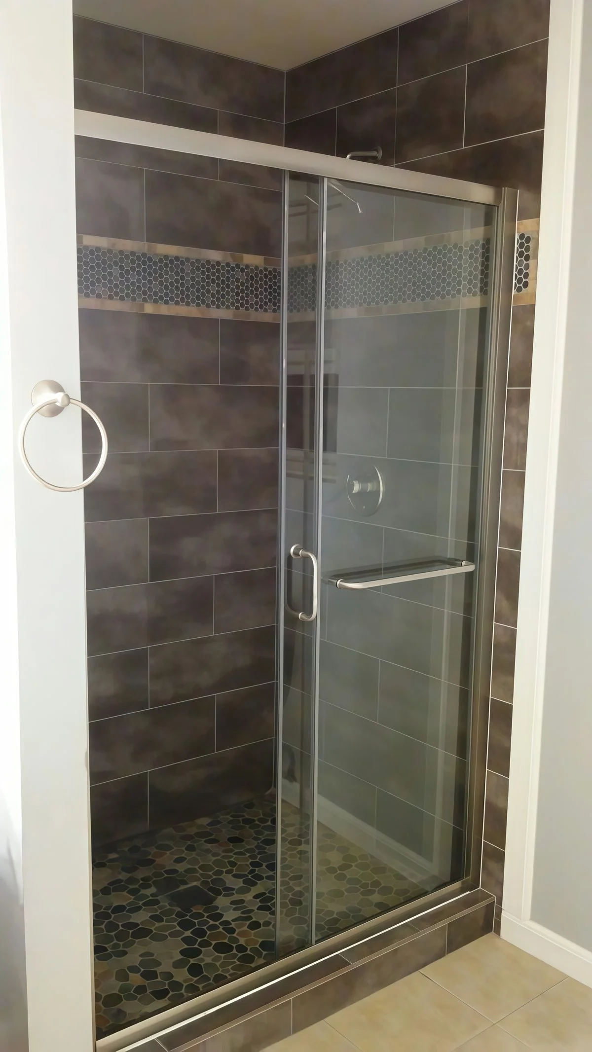 bathroom-door-handle_scene_bathroom_n_039.jpg