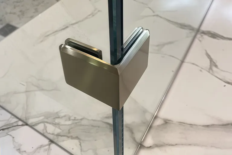 bathroom-glass-clip_scene_n_073.jpg