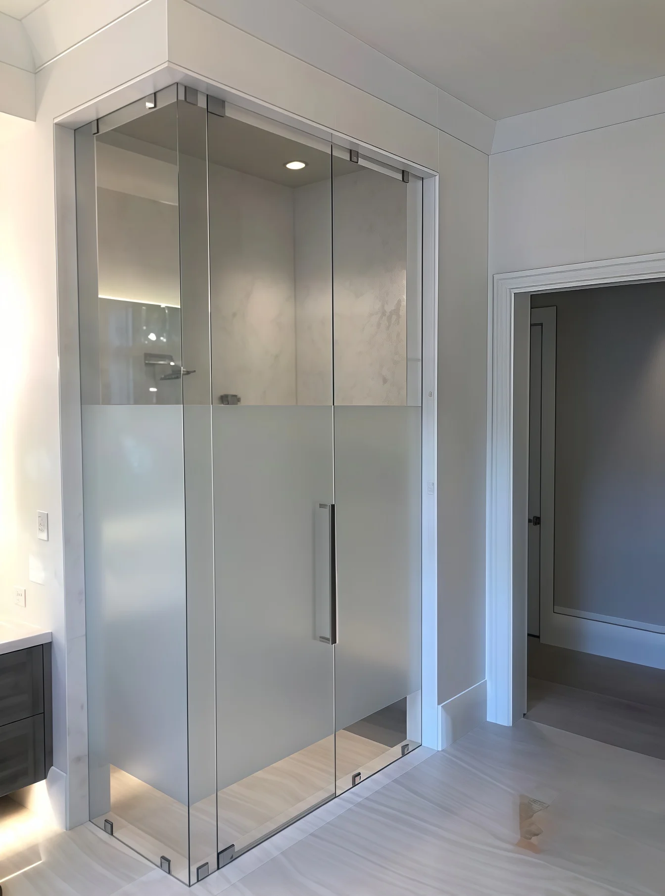 bathroom-glass-clip_scene_n_111.jpg