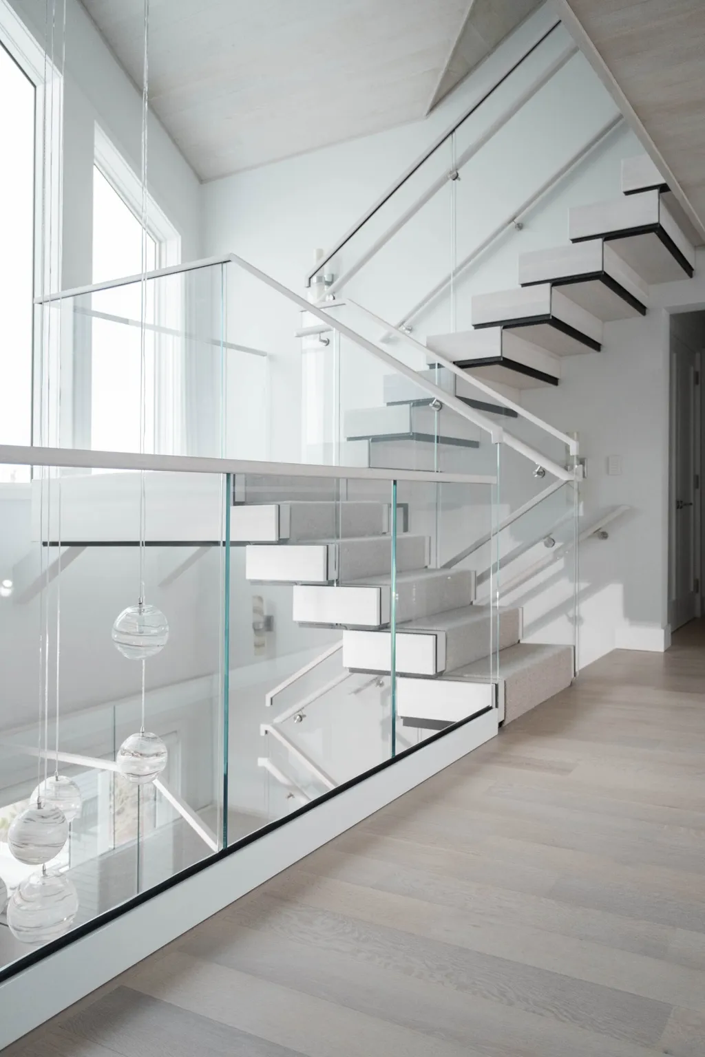 Busrom Hot Customized Removable Stair Handrail Bracket Metal Deck Railing Brackets Brass Handrails for Stairs