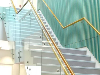 Suportes De Aço Inoxidável 316 Para Vidro Resistentes À Oxidação Para Uso Em Campus Universitários Com Preço De Fábrica E Compatíveis Com Painéis Personalizados thumbnail 2