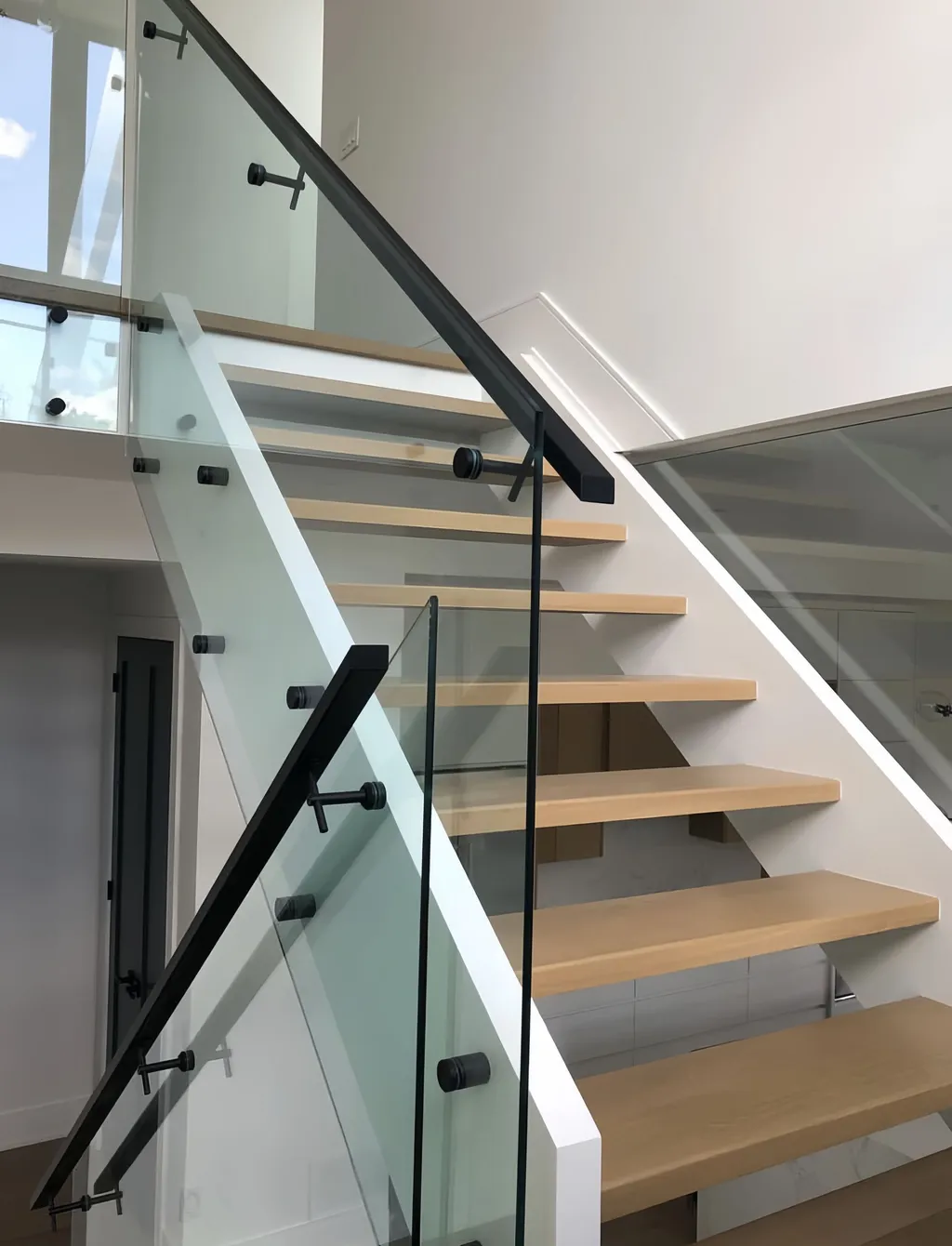 Unique Design Matte Black Railing Frameless Glass Standoffs Balcony Guardrails Adjustable Standoff Pin