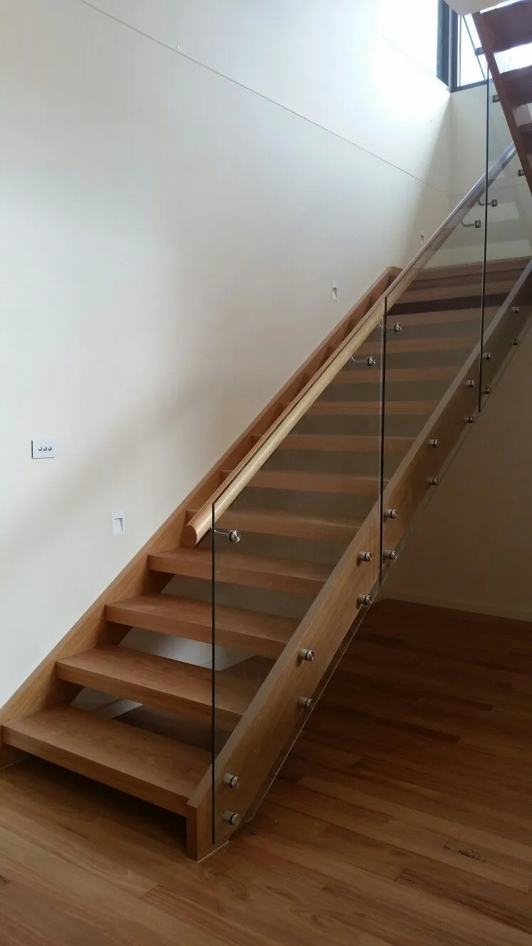 glass-connected-fitting-scene-vertical-17.jpg