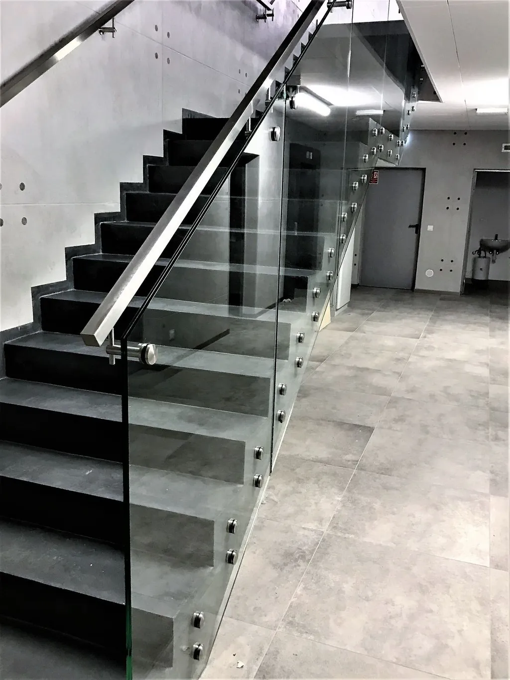 High Quality Modern Salt Spray Stair Railing Stainless Steel Glass Fittings Architectural Connector