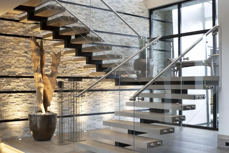 glass-connected-fitting-scene-vertical-30.jpg
