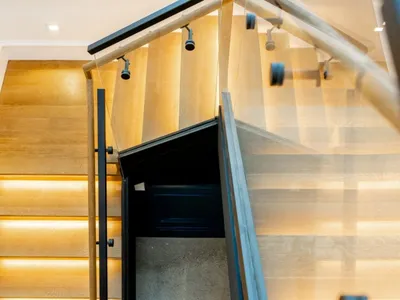 Busrom Customized Stair Rail Wall Bracket Metal Deck Railing Brackets Internal Staircase Balustrade thumbnail 3