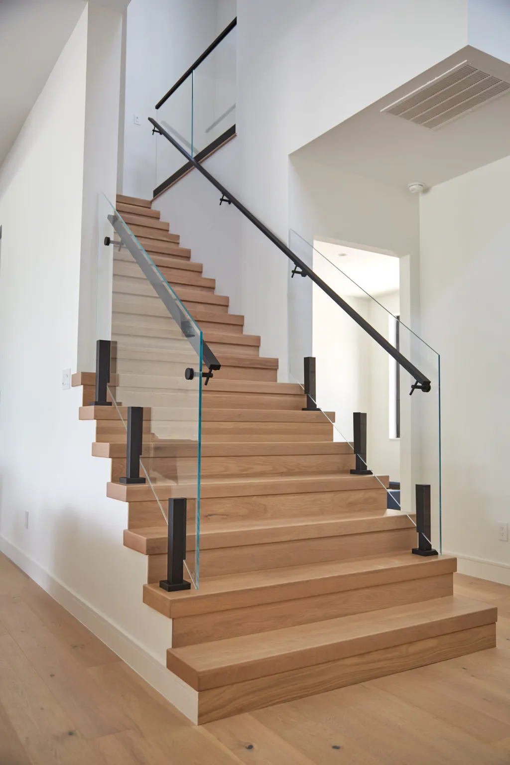 Factory Glass Connected Fitting Commercial Stair Apartment Railing Bracket