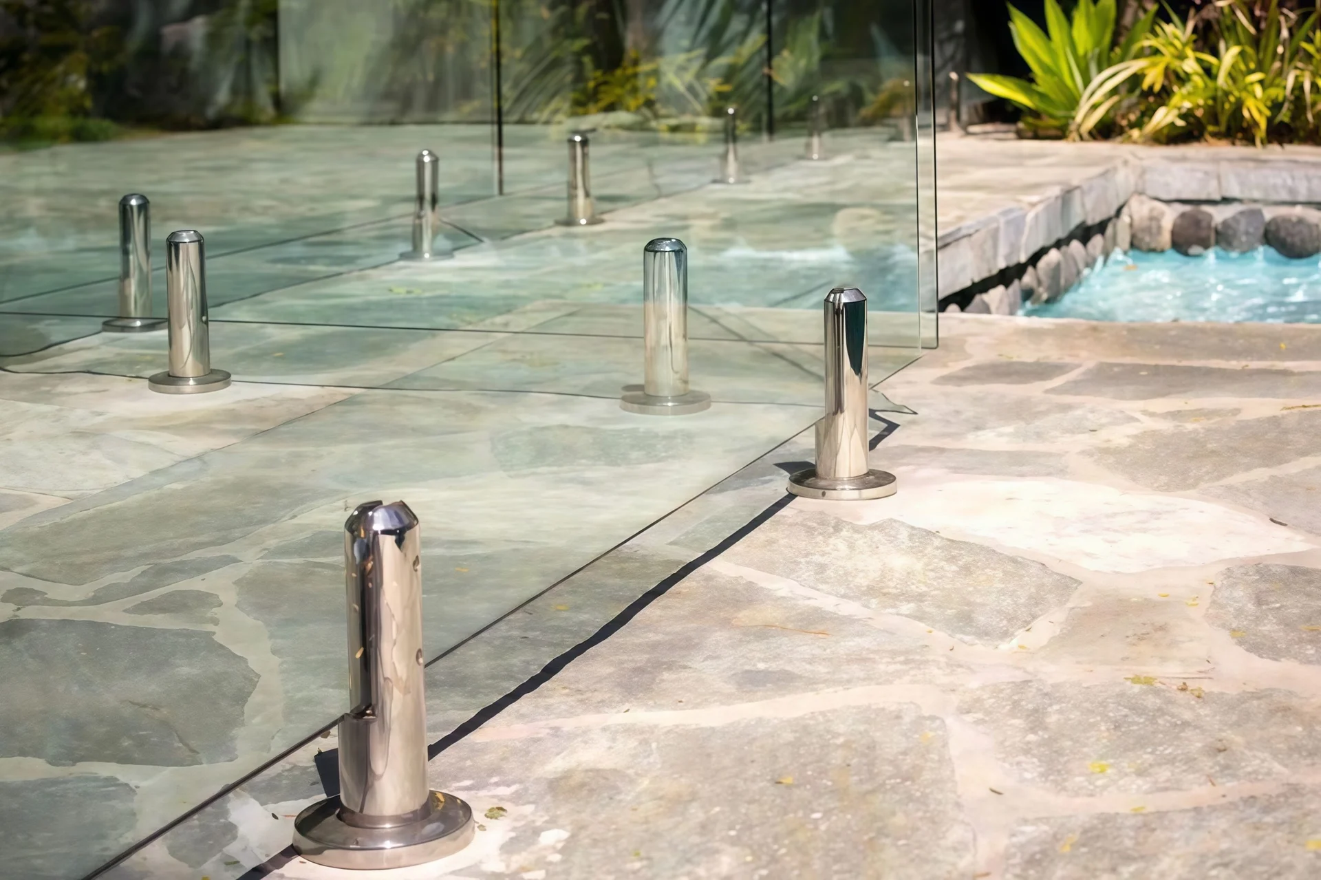 glass-fence-spigot-scene-series-08-01.jpg