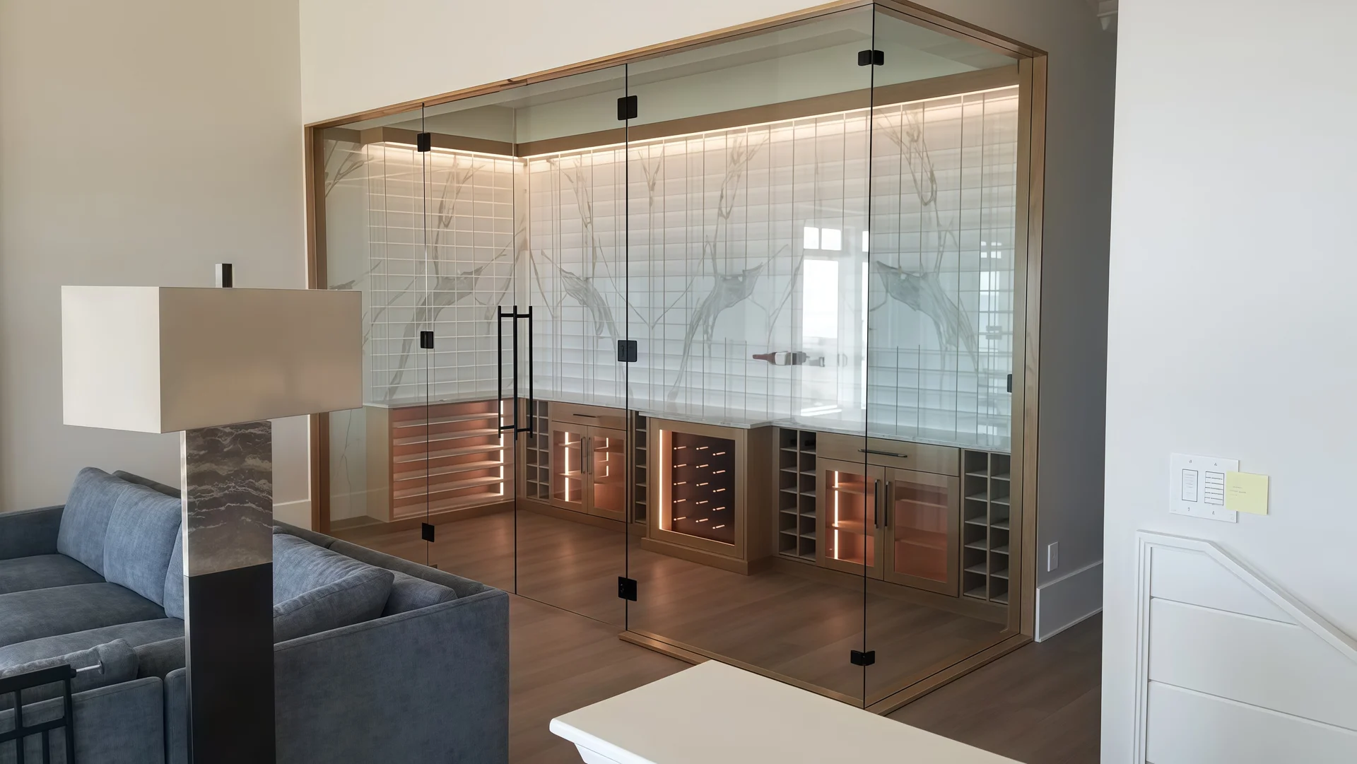 glass-hinge_scene_n_003.jpg