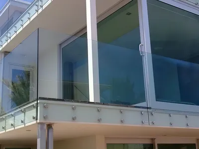Ny Design Arkitektonisk Klasse Sateng Rustfritt Stål Rekkverk Glass Balkongavstand thumbnail 3