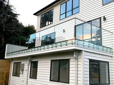 Ny Design Arkitektonisk Klasse Sateng Rustfritt Stål Rekkverk Glass Balkongavstand thumbnail 1