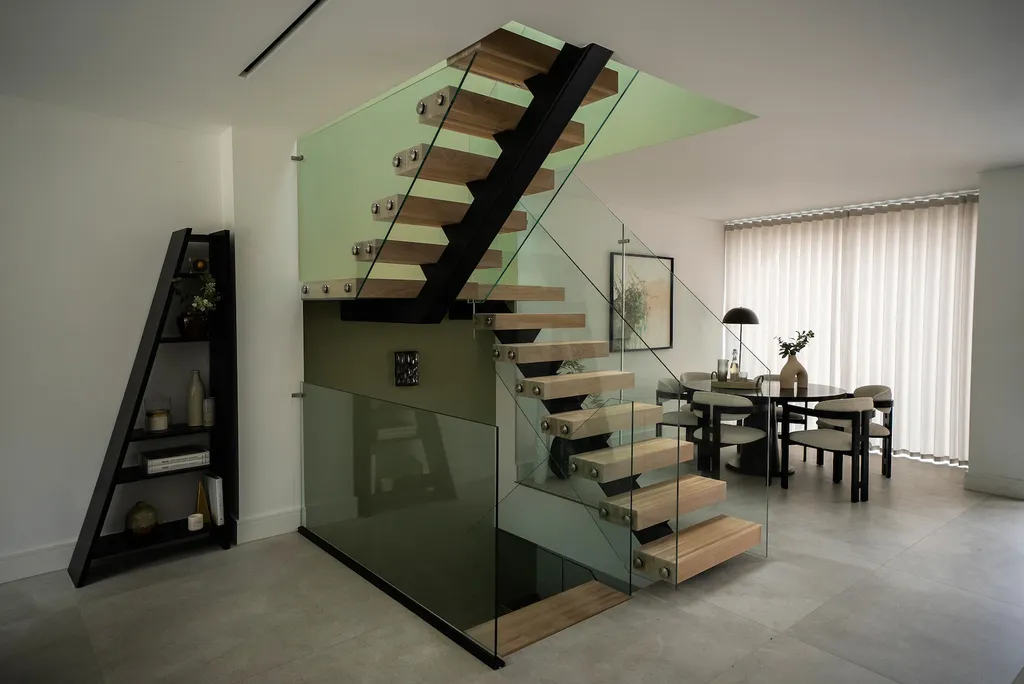 Silver Glass Standoff Brackets and Wall Mount Glass Standoff for Stair Railings
