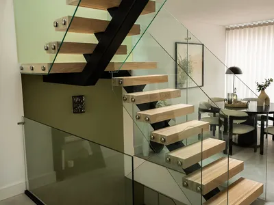 Hoogwaardige Glasafstandhouder Van 304 Roestvrij Staal Met Verborgen Bevestigingsschroeven thumbnail 3