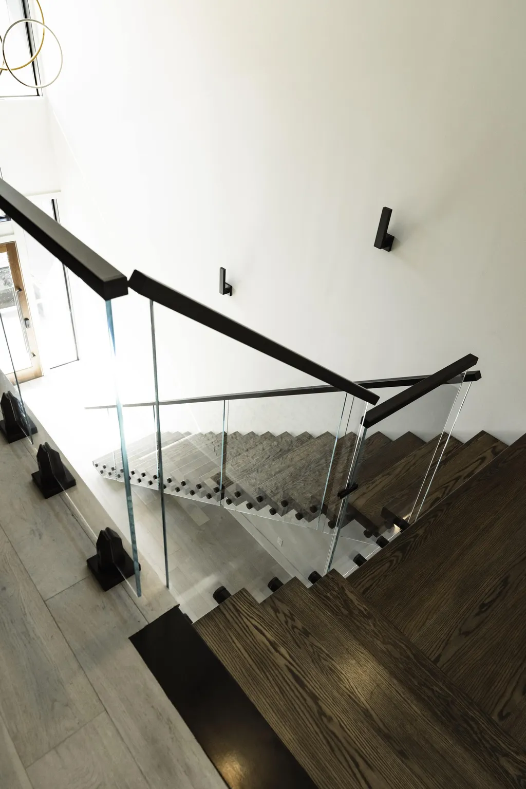 Busrom Standoff Pin Manufacturer Handrail Standoffs Black Glass Railing Metal Handrails for Interior Stairs Handrail with Glass