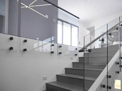 Busrom Standoff Pin Manufacturer Handrail Standoffs Black Glass Railing Metal Handrails for Interior Stairs Handrail with Glass thumbnail 4