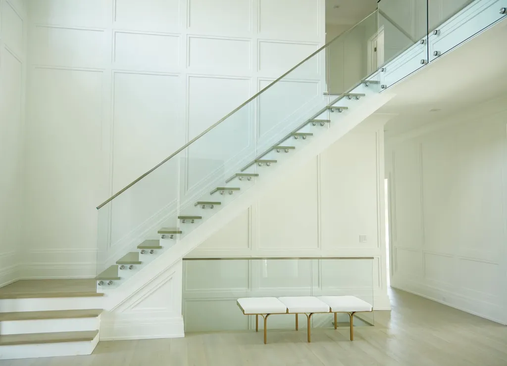 High Quality Stainless Steel Series Pre ‑ Shimmed Height Adjustment Glass Balustrade Standoff