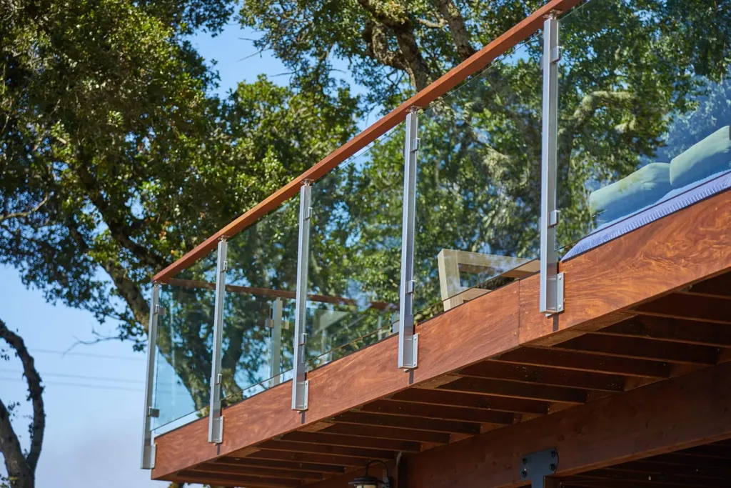 High Quality Guardrail Glass Clip Stair Viewing Deck Railing Customized Panel Clamp
