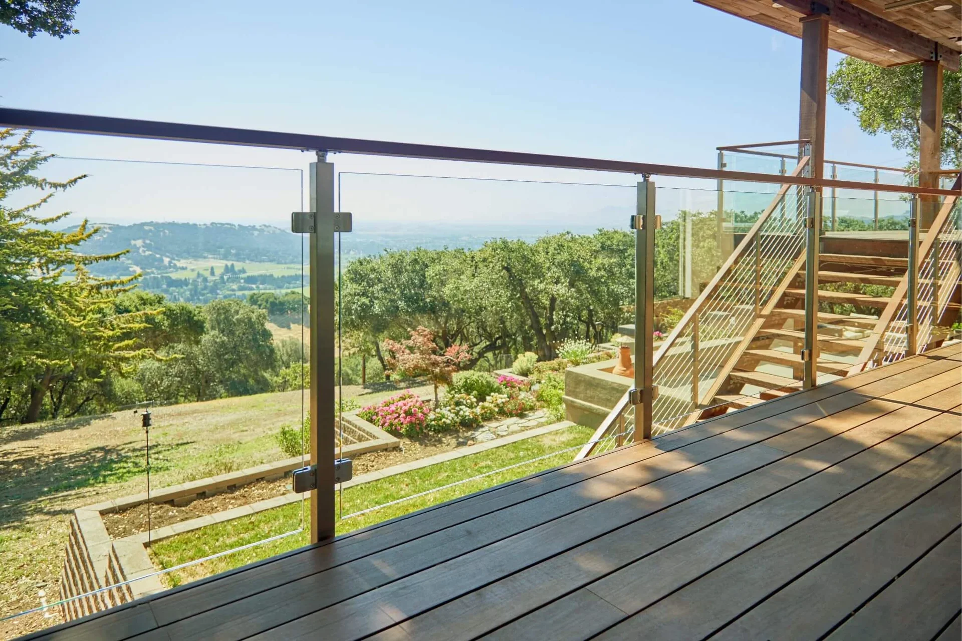 guardrail-glass-clip_scene_sn-10_002.jpg